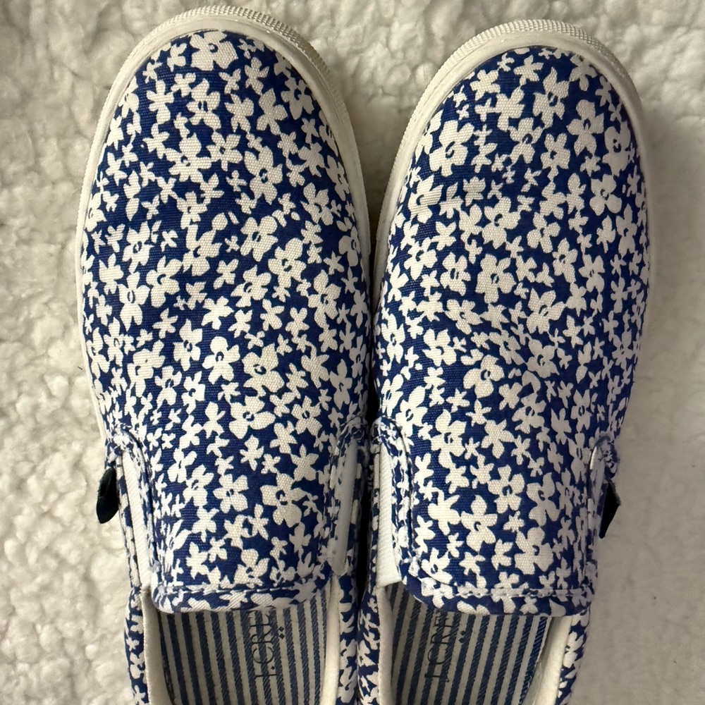 3/$20 ⭐️ j crew Floral Blue and White Slip-On Shoes size 6 - Picture 5 of 5